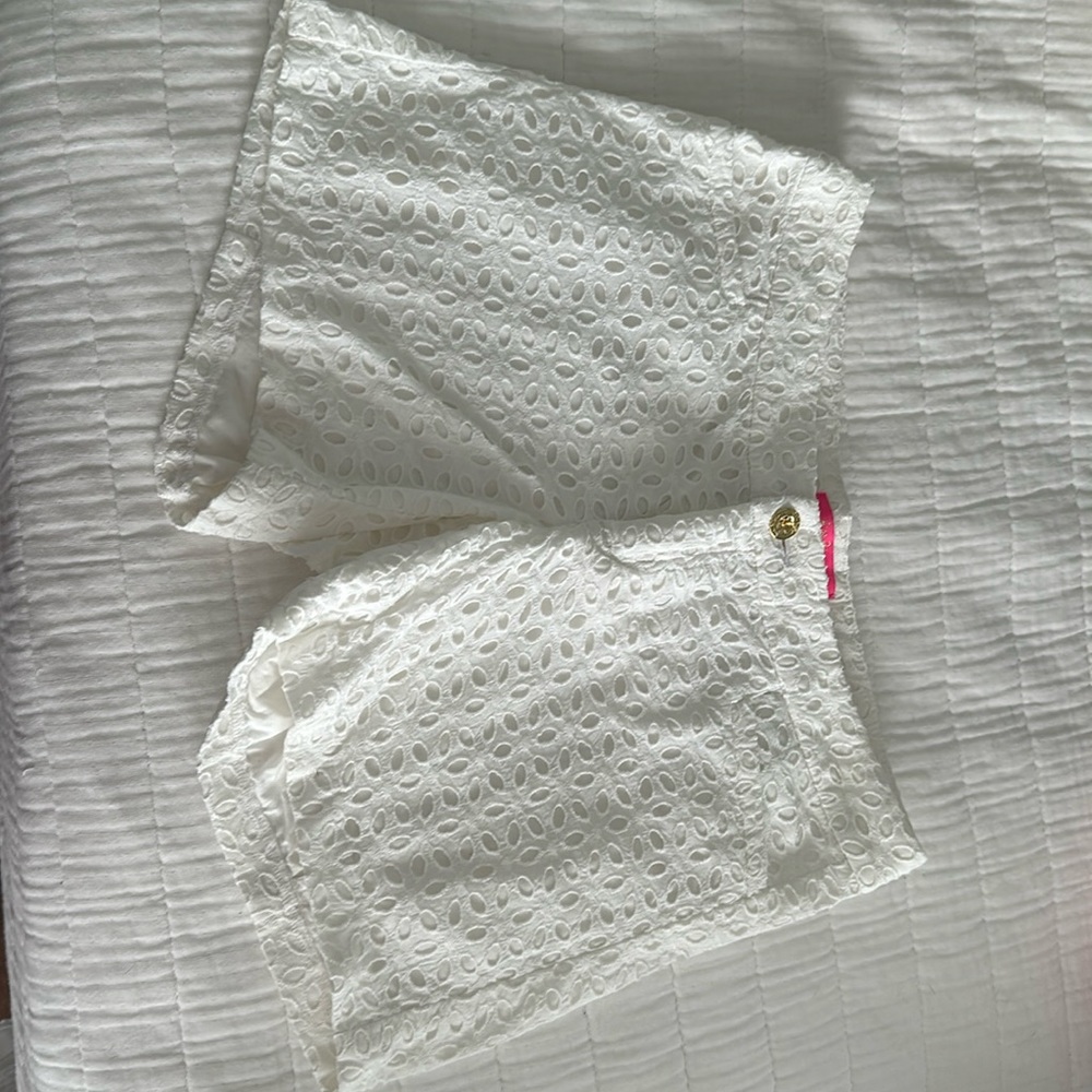 Never worn Lilly Pulitzer white lace floral pattern shorts